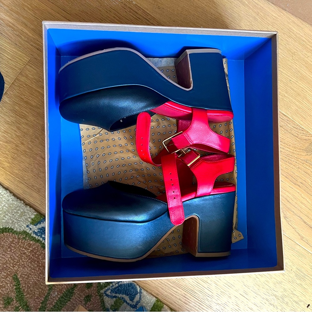 New in box Charlotte Stone platforms Astrid in black multi size 9. Never worn.